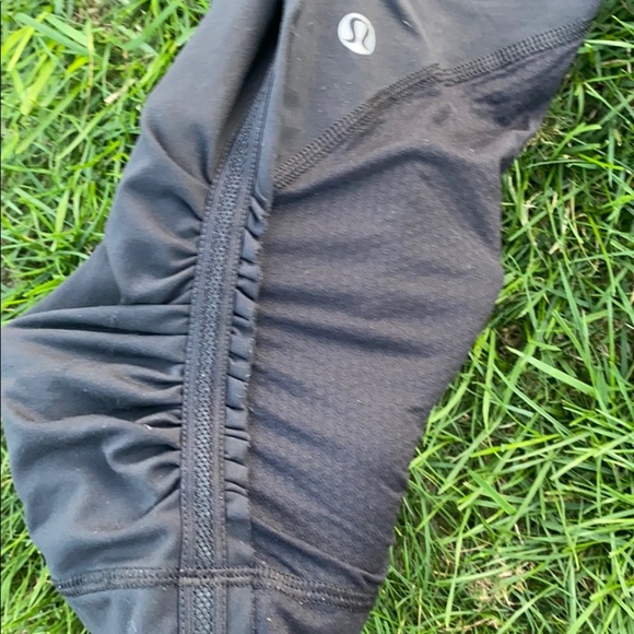 Lululemon black pants - Picture 4 of 6
